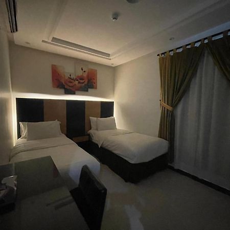 Tulip Al Rawdah Aparthotel Riad Exterior foto