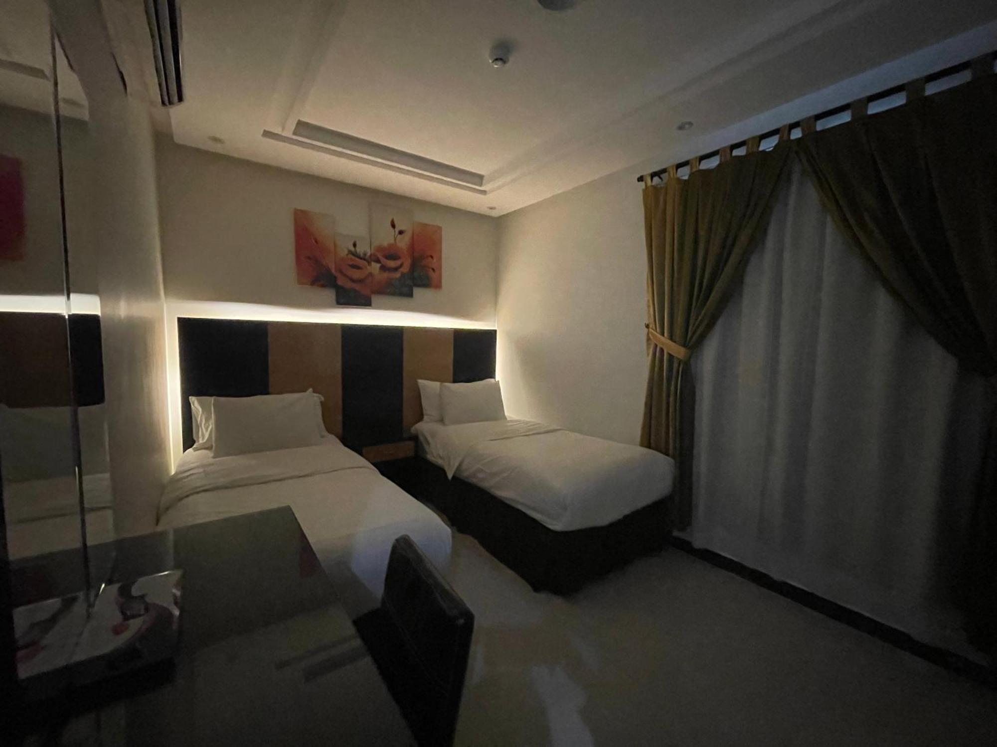 Tulip Al Rawdah Aparthotel Riad Exterior foto