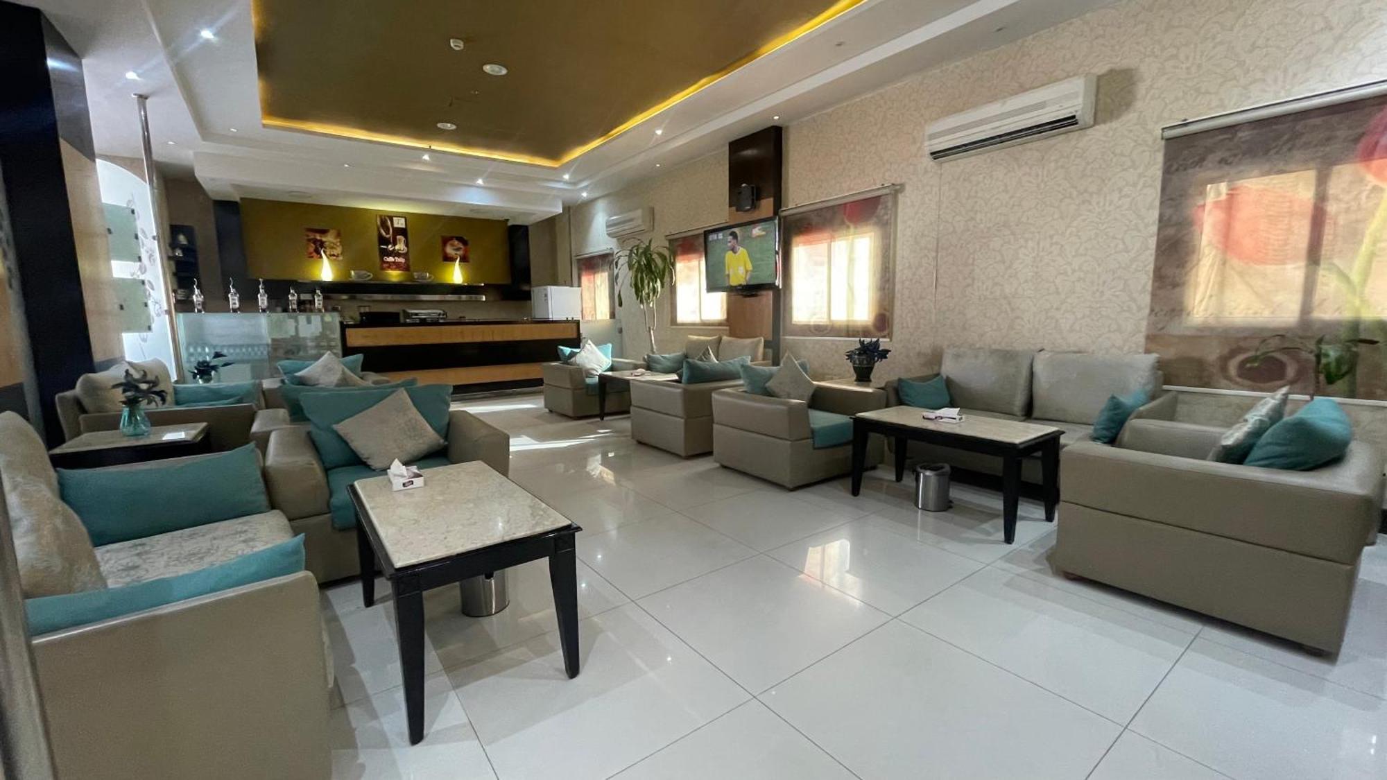 Tulip Al Rawdah Aparthotel Riad Exterior foto